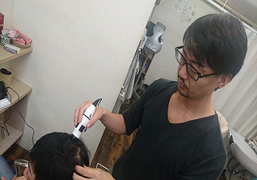 毛穴の状態をチェック