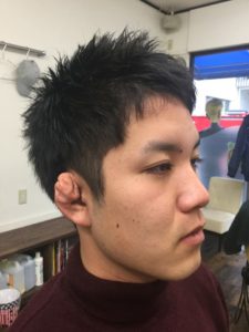 ソフトモヒカンの男性