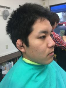 ソフトモヒカンの男性