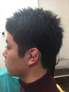 ソフトモヒカンの男性