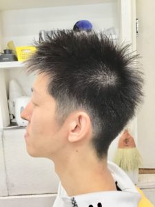 男性のソフトモヒカンの写真