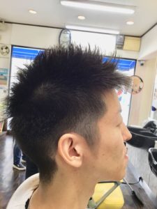 男性のソフトモヒカンの写真