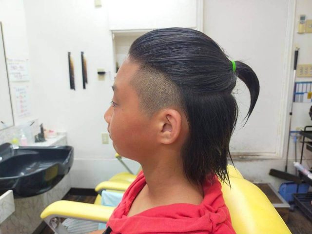 小学生男の子髪の毛を結ぶツーブロックスタイル セブンカタログ191 サロンセブン